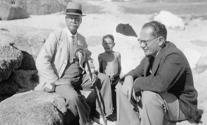 Abie’s father Solly Sachs, with Bill Andrews and half-brother Jackie on Clifton Beach.