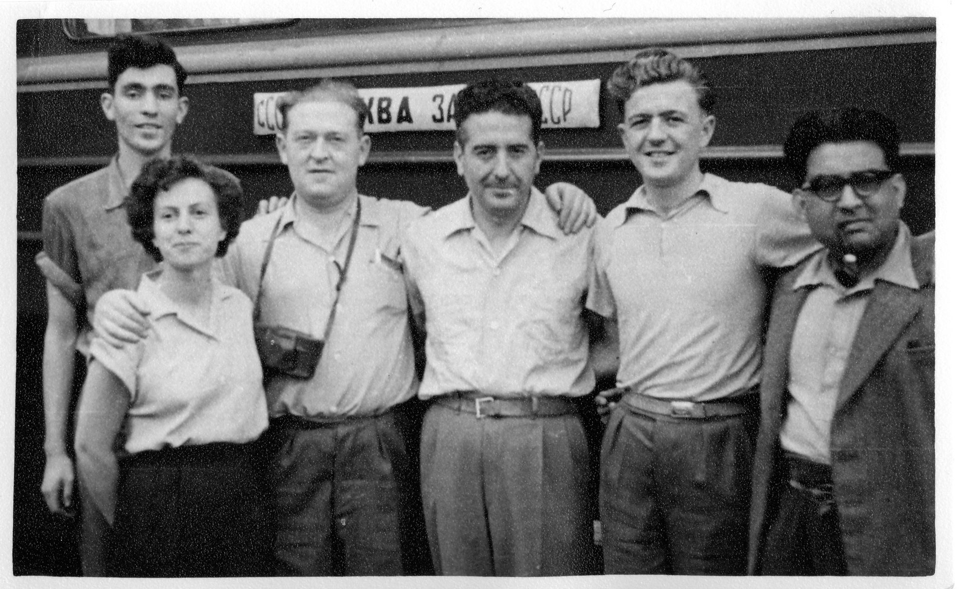 During a gap year in London 1954, staying with his father, Albie goes on a long train trip to Peking (Beijing) to attend a conference of the World Federation of Democratic Youth.