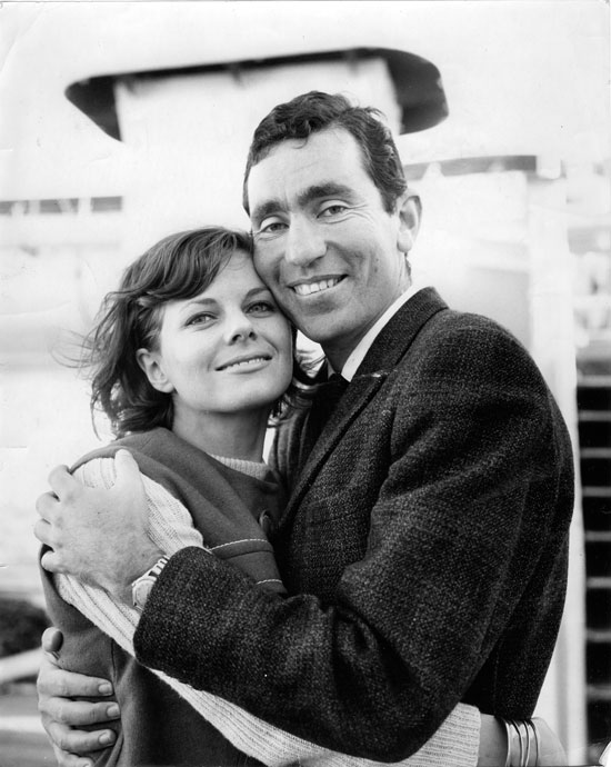 Albie meeting Stephanie Kemp upon her arrival by boat in Southampton, UK.